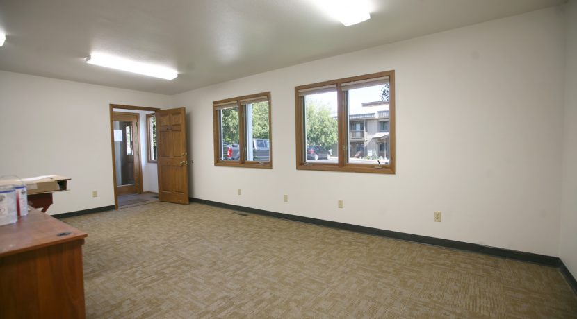 Paragon Lower Large Office