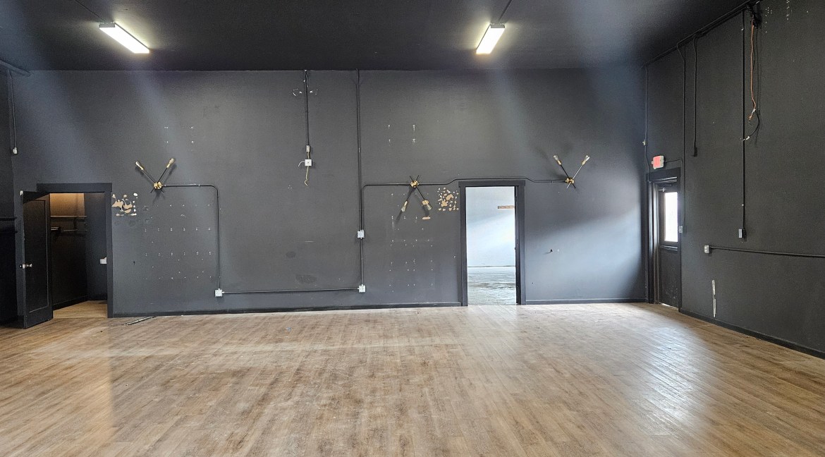 Unit A Common Area (17)