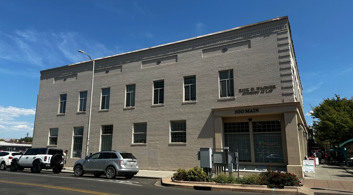 000 - Building South West Corner