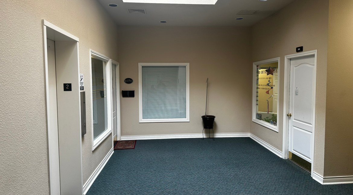 003 - Suite 301 & 303 Enterance