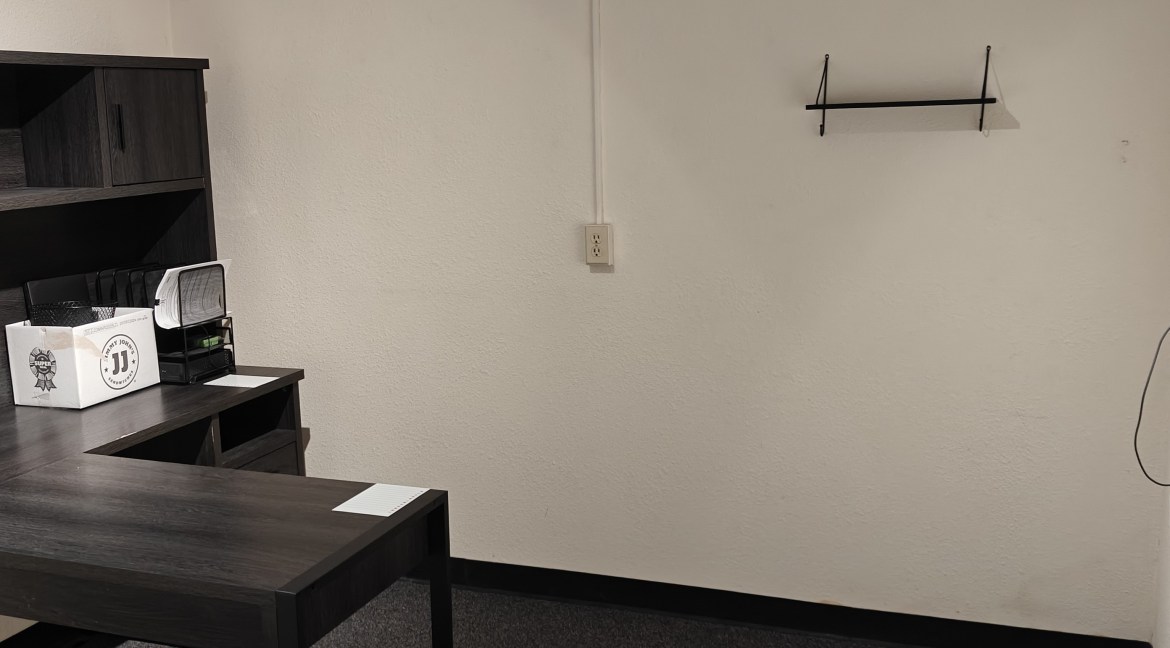 008 - Private Office 1