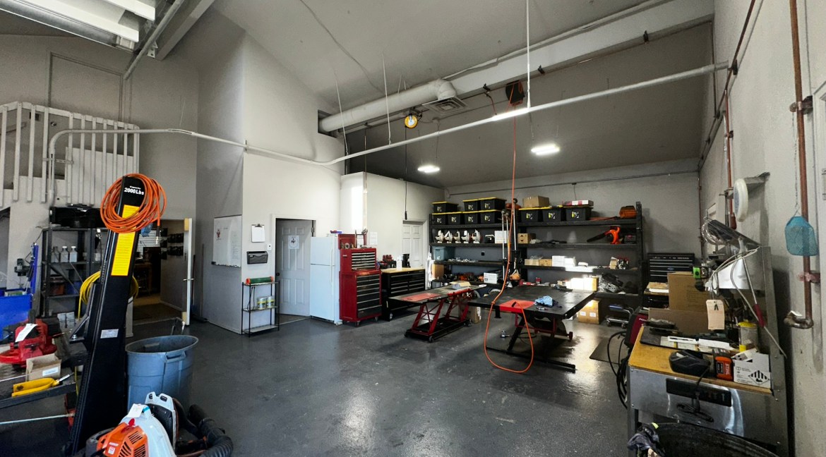 warehouse space for lease