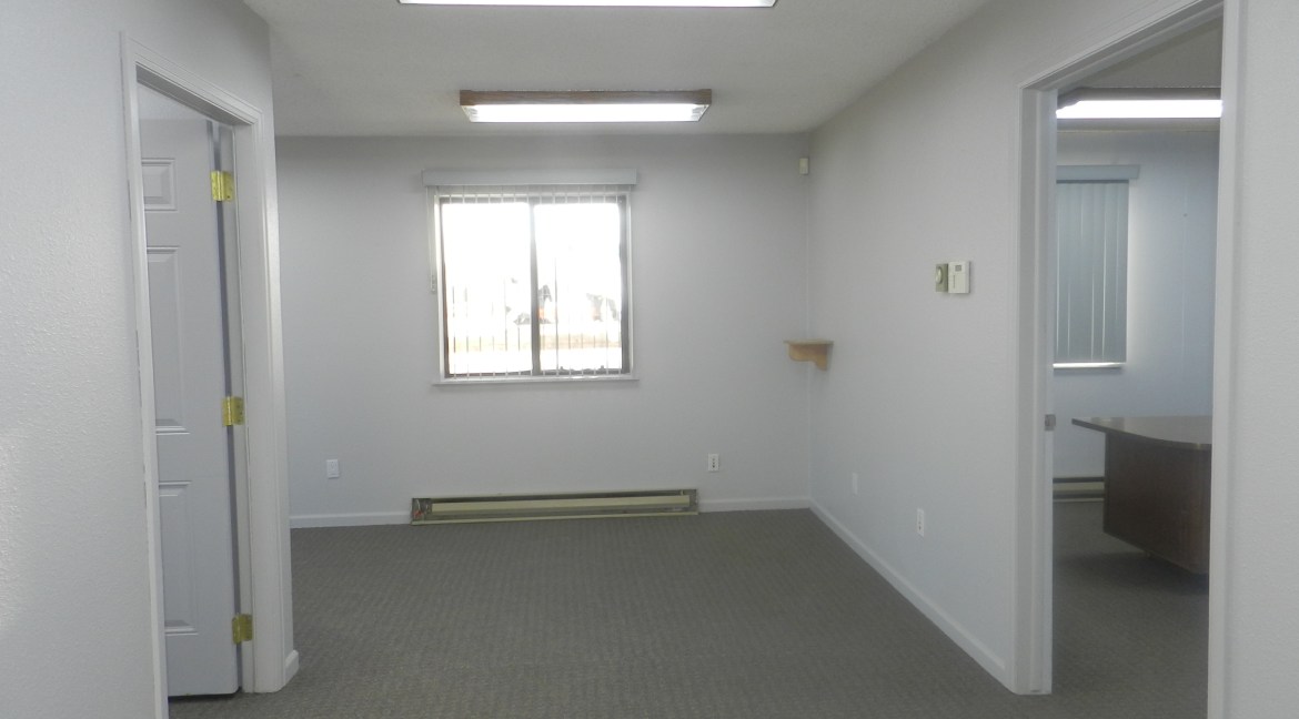2 offices with entry lobby