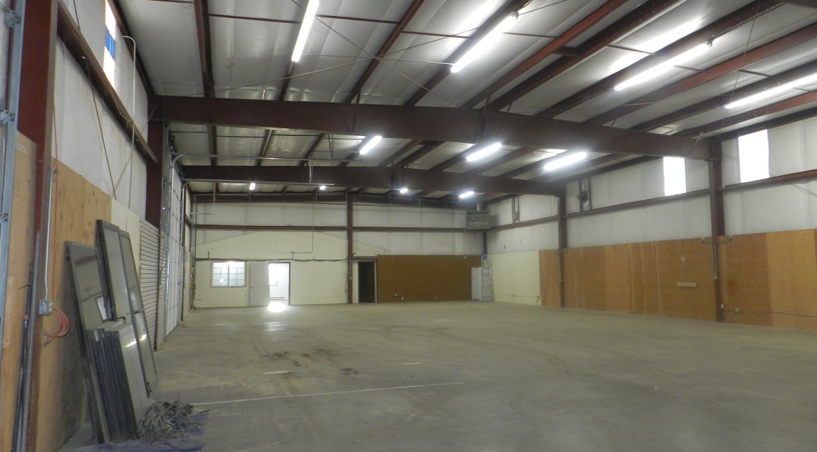 Warehouse - insulated, high ceilings