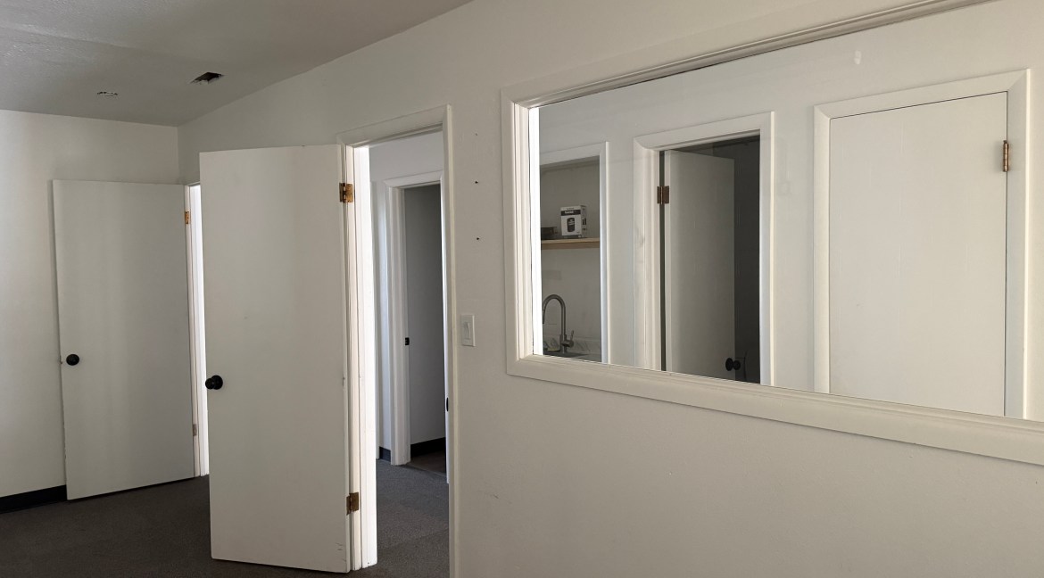10_large windows
