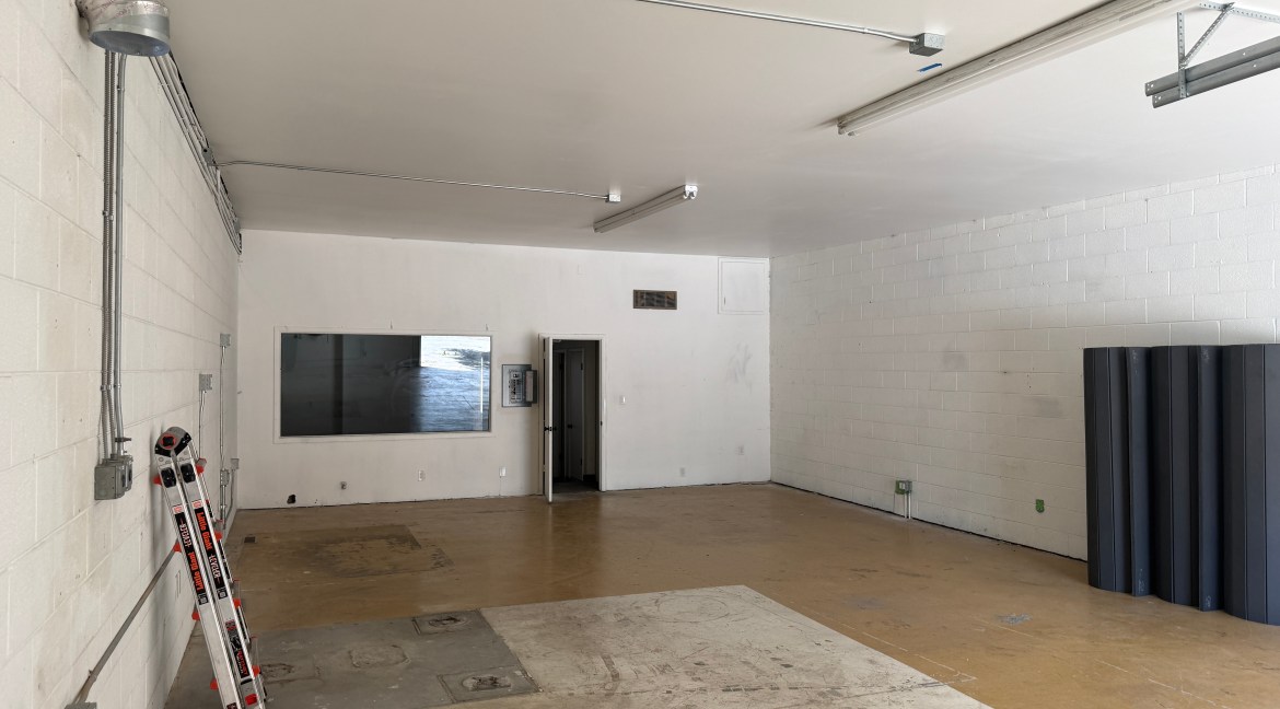 12_plenty of shop space for multiple jobs