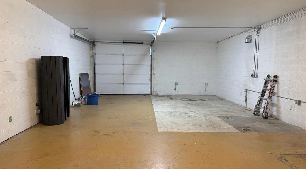 13_shop_garage door