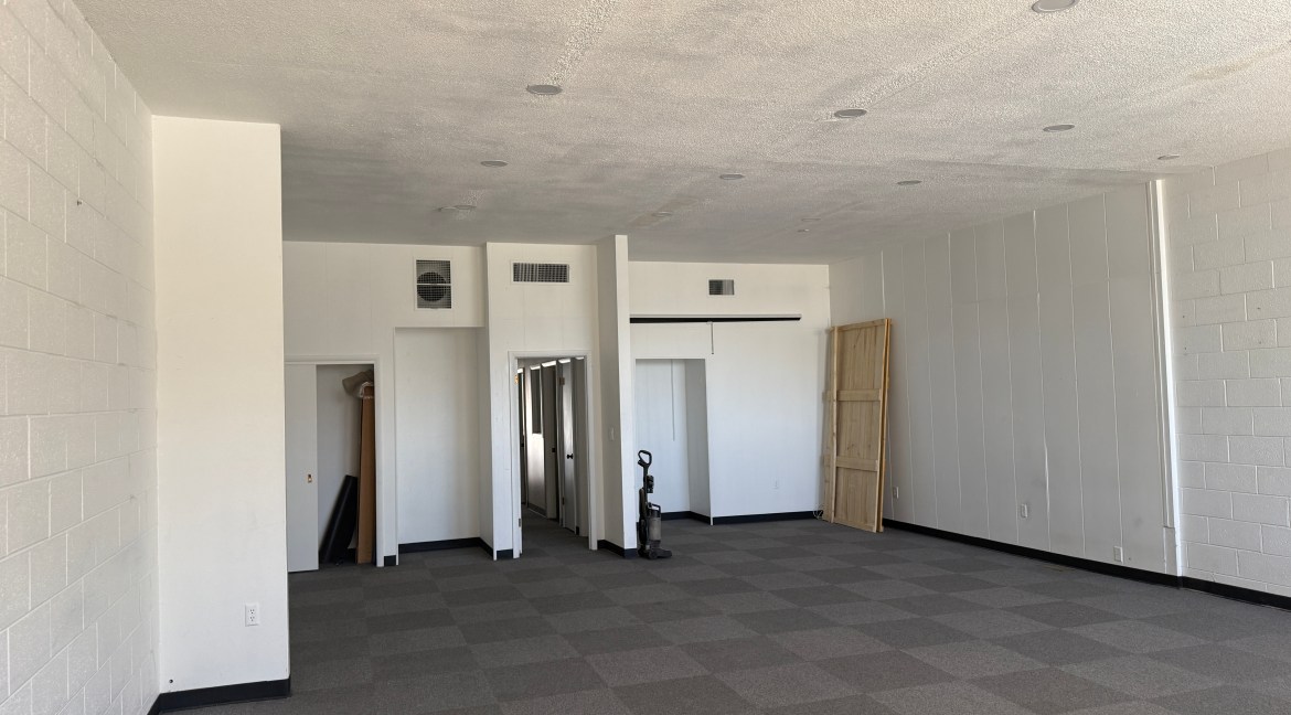 2_open lobby