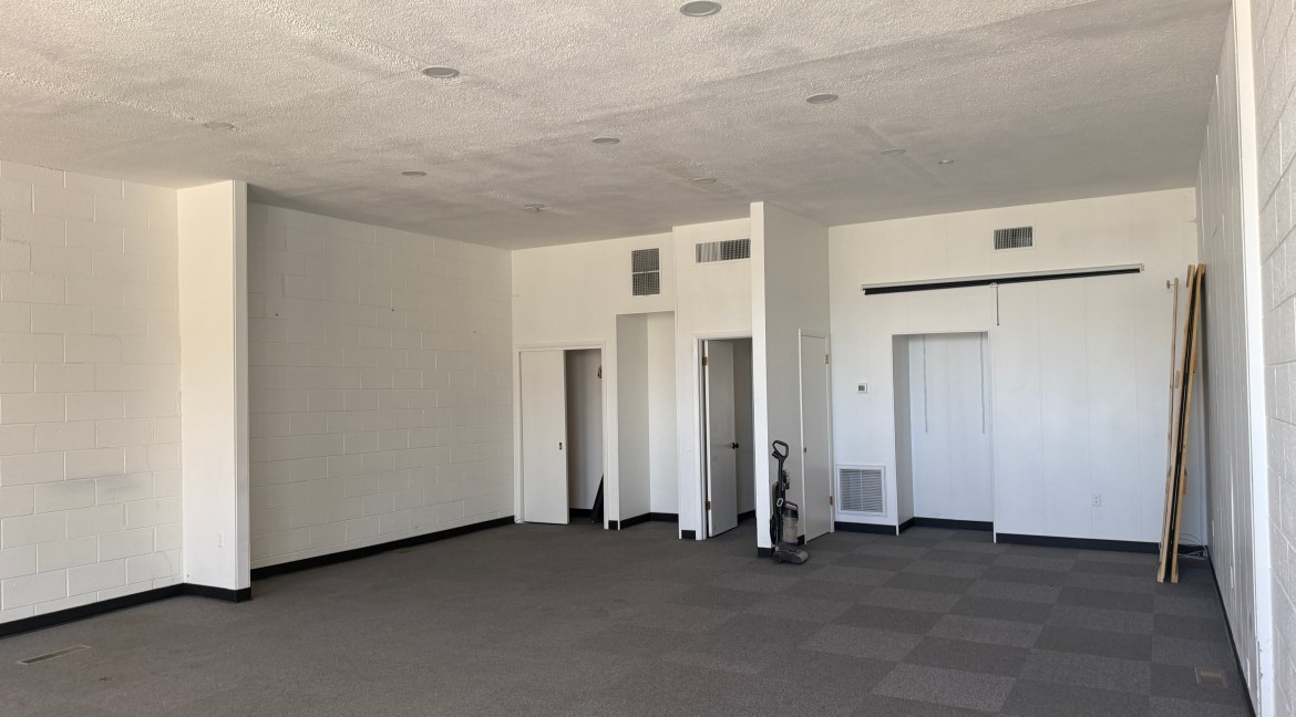 4_lobby storage and back access