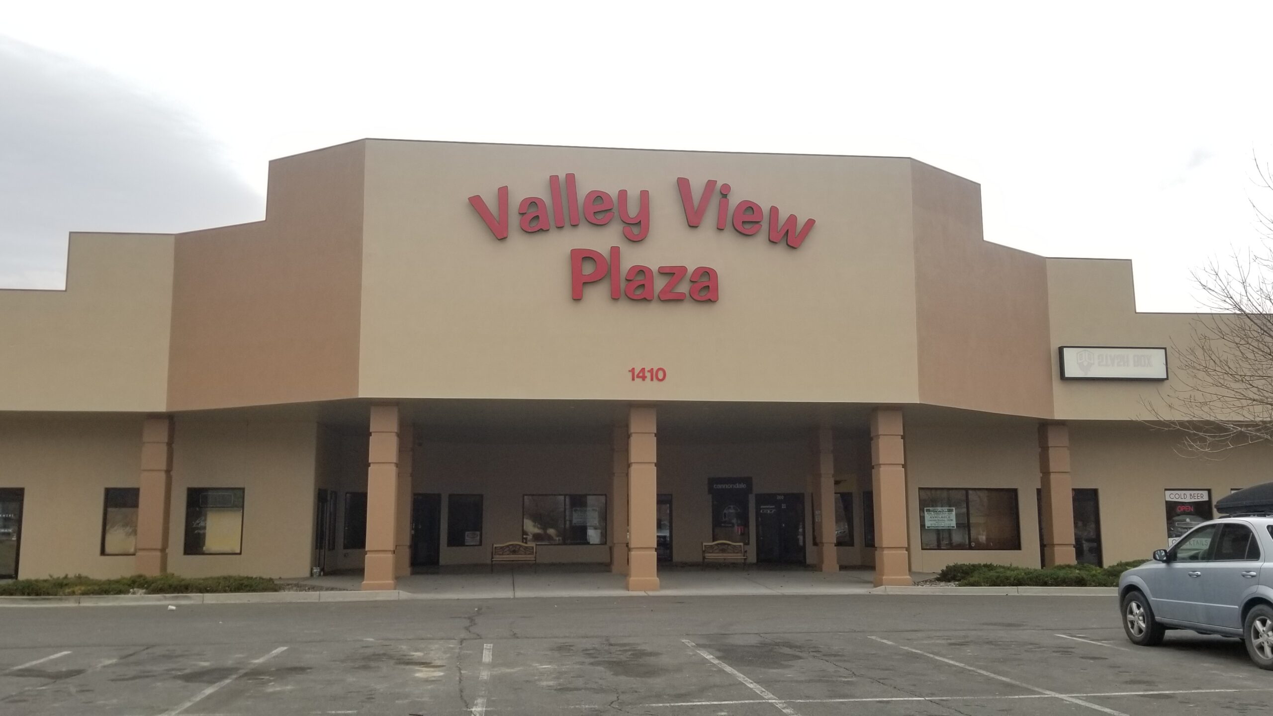 Valley View Plaza Retail for Lease