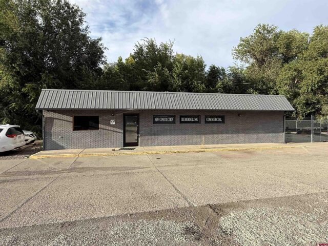 Move-In Ready Commercial Property for Sale in Montrose – 555 Spring Creek
