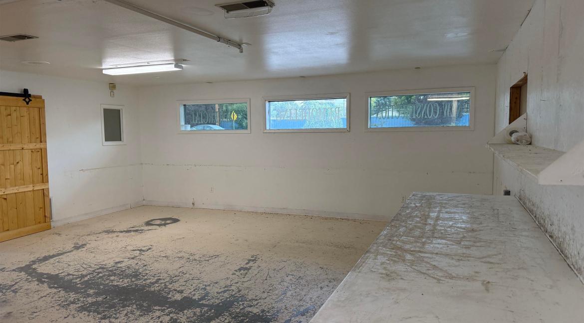 Commercial Building for Sale Montrose 17