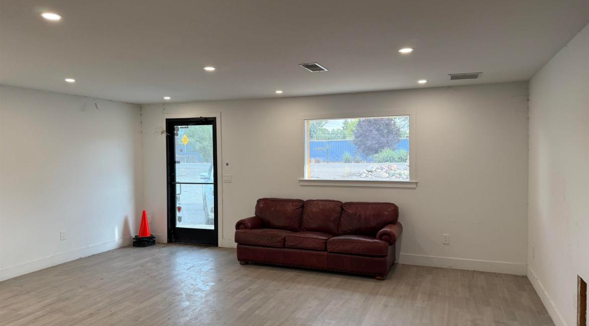 Commercial Building for Sale Montrose 3