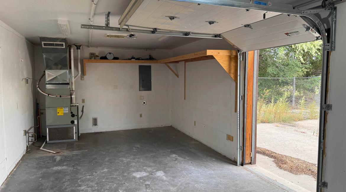 Commercial Building for Sale Montrose 9